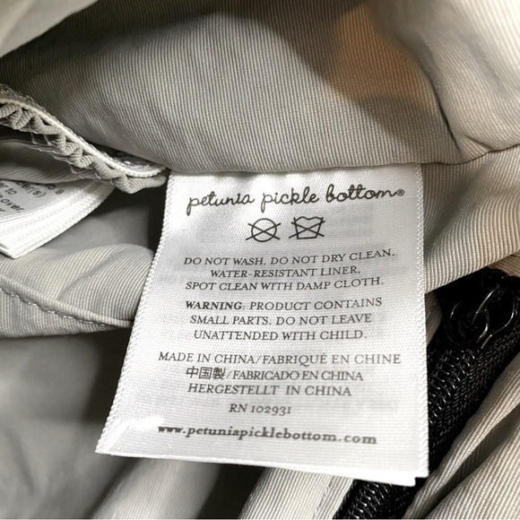 Petunia Pickle Bottom convertible diaper bag quilted black - Picture 15 of 15